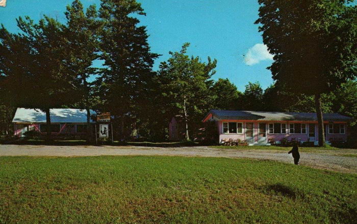 Fox Den Restaurant & Motel - Old Postcard